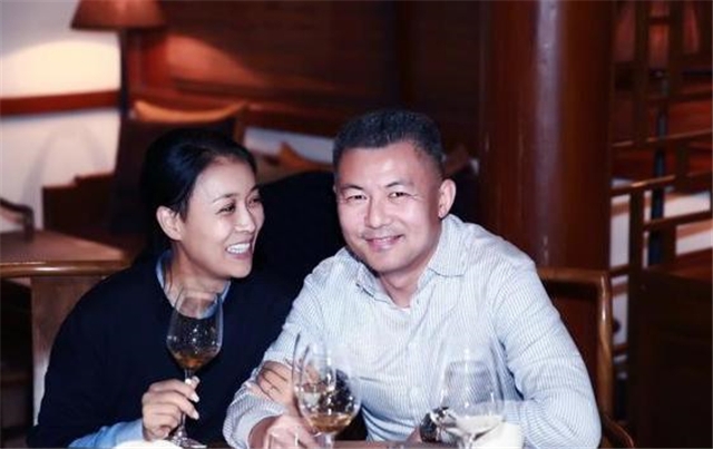 情断高峰,绯闻徐明,情定夜店老板的那英情感绯闻史 高峰那英前男友_高峰那英结婚了吗_那英和高峰