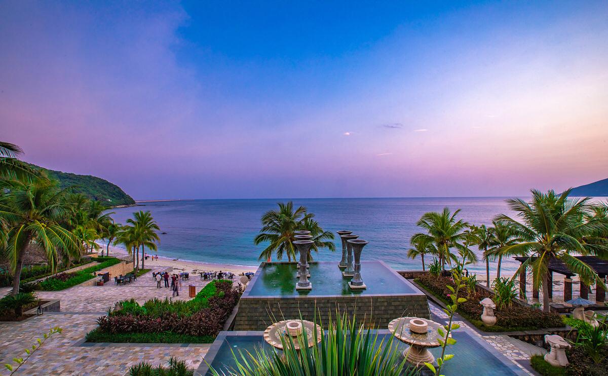 海南三亚五一假期酒店全面涨价,最低不能超过80元:告别低价游 去海南旅游要多少钱_去海南旅游要带现金吗_去海南旅行需要多少钱