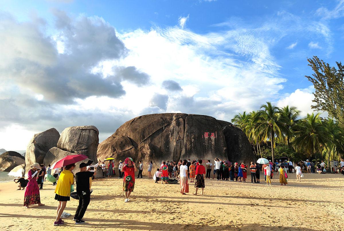 海南三亚五一假期酒店全面涨价,最低不能超过80元:告别低价游 去海南旅游要带现金吗_去海南旅游要多少钱_去海南旅行需要多少钱