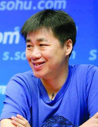 连环劈腿之后,那英对他彻底失望,前足球明星高峰的现状让人同情 高峰那英结婚了吗_那英和高峰_高峰那英老公