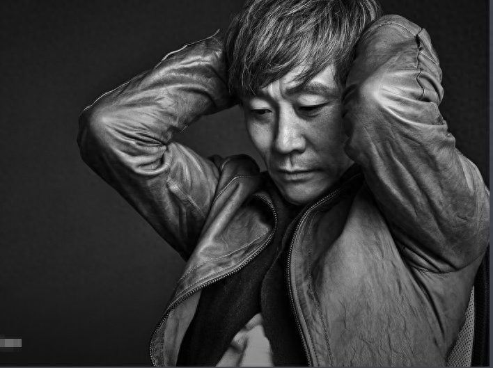 连环劈腿之后,那英对他彻底失望,前足球明星高峰的现状让人同情 那英和高峰_高峰那英结婚了吗_高峰那英老公