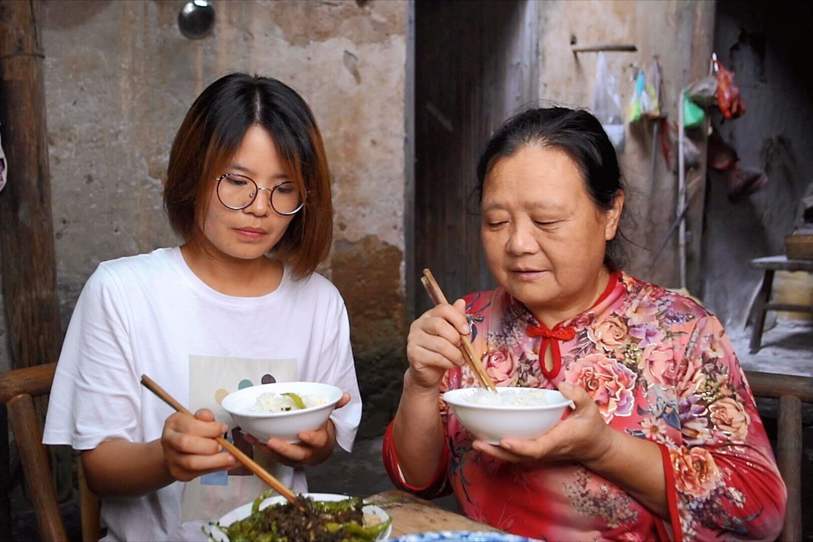 媳妇生气了哄媳妇开心的话_媳妇有赡养公婆的义务吗_媳妇