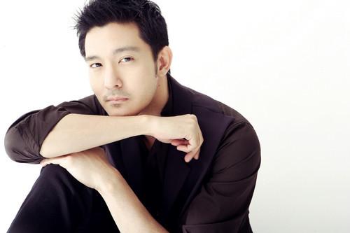 成熟有内涵!能让身边人赞扬不停的星座男 巨蟹男和什么星座最配_巨蟹男偏爱哪类女生_巨蟹男