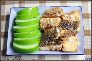 香酥鱼柳镶苹果做法