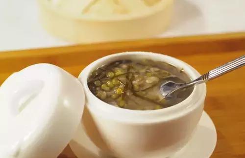 怀孕能喝绿豆汤不?医生给予肯定答复!附赠风味绿豆粥做法 孕妇去火喝什么好_孕妇去火最快的方法_孕妇怎么去火