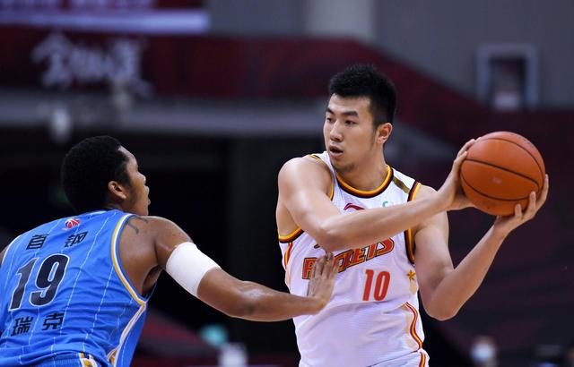 糟糕!周琦诊断结果!面临赛季报销 报销赛季的球星_赛季报销_赛季报销百度百科