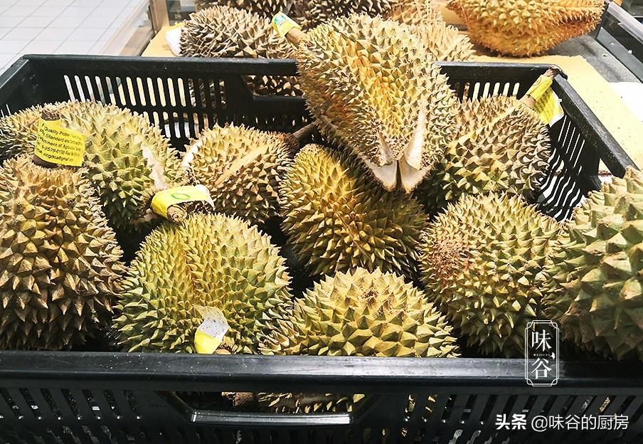 买榴莲就得挑“母”的,肉多香甜味道好,学会这4招,一挑一个准