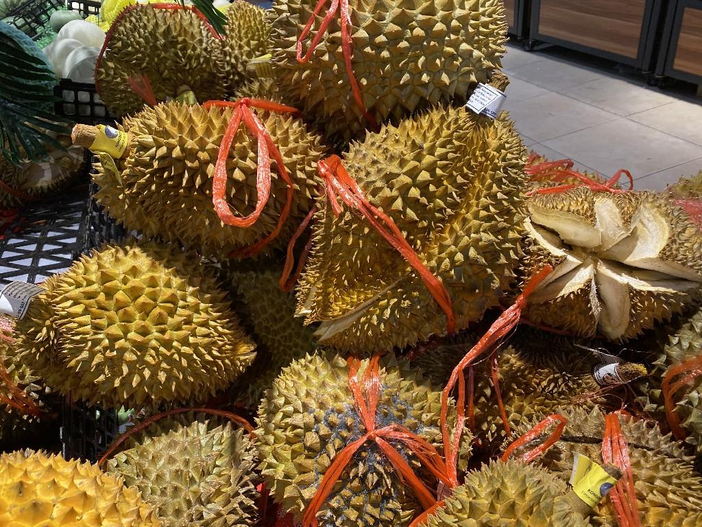 榴莲裂开就是好的?教你6招挑“母”榴莲,皮薄肉厚,一挑一个准 榴莲肉_榴莲肉怎么保存_榴莲肉有点硬怎么变软