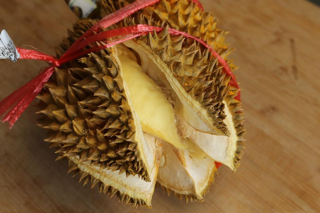 榴莲裂开就是好的?教你6招挑“母”榴莲,皮薄肉厚,一挑一个准 榴莲肉怎么保存_榴莲肉_榴莲肉有点硬怎么变软