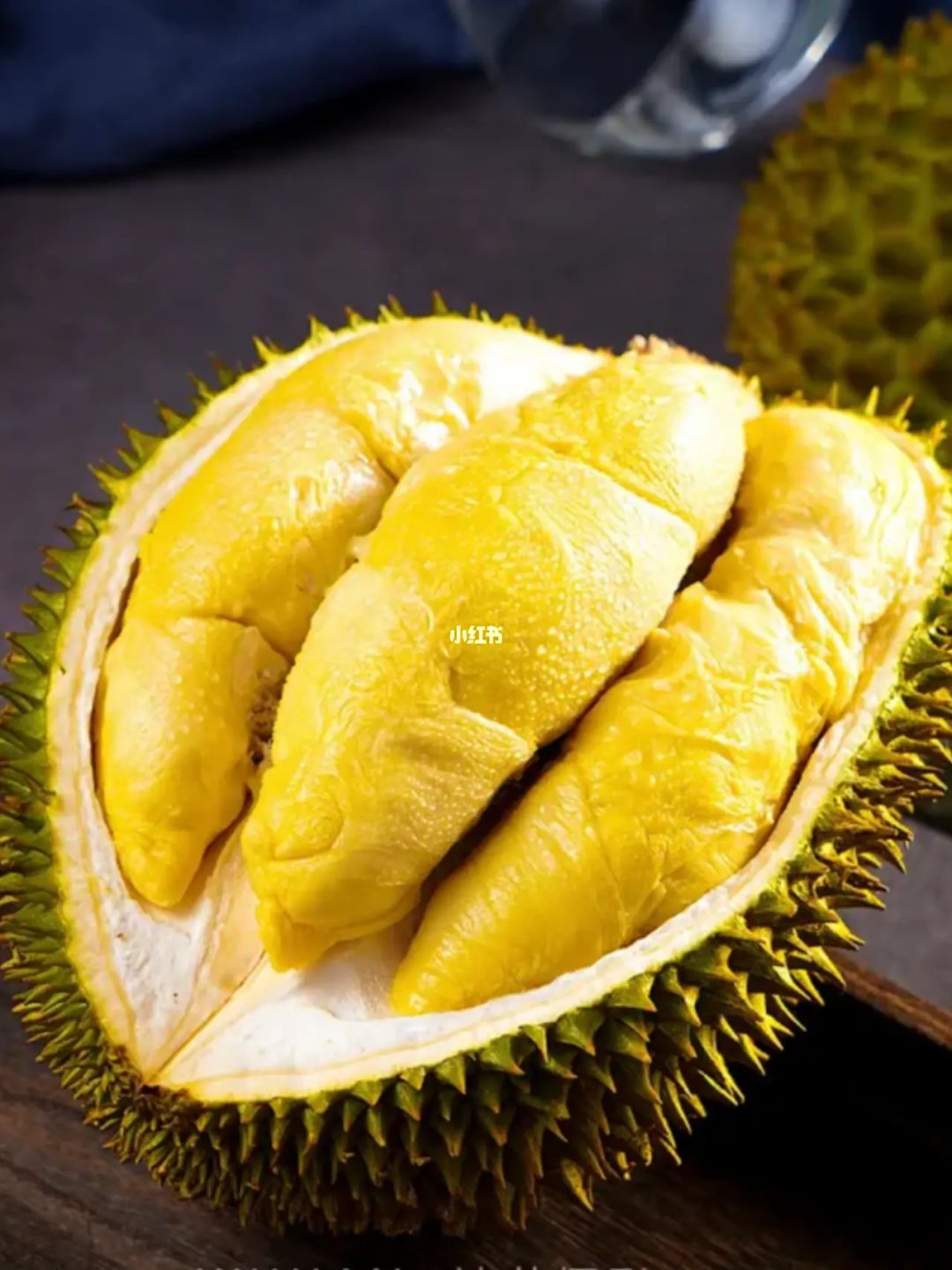 买榴莲,别挑开裂的,教你6招,挑出“母”榴莲,皮薄肉厚香又甜 榴莲肉有点硬怎么变软_榴莲肉放冰箱可以放几天_榴莲肉