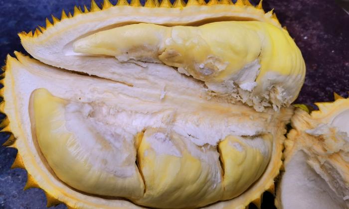 买榴莲,别挑开裂的,教你6招,挑出“母”榴莲,皮薄肉厚香又甜 榴莲肉有点硬怎么变软_榴莲肉_榴莲肉放冰箱可以放几天