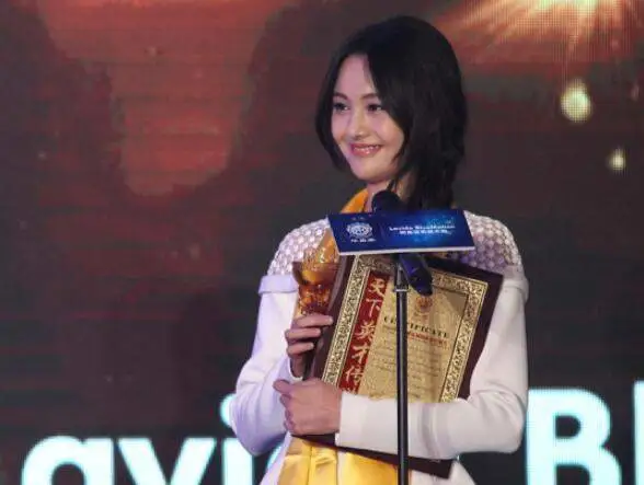 华鼎奖取消郑爽荣誉称号 收回并注销其奖励证书奖杯 华鼎奖刘诗诗_华鼎奖_华鼎奖2012电视剧奖贾乃亮