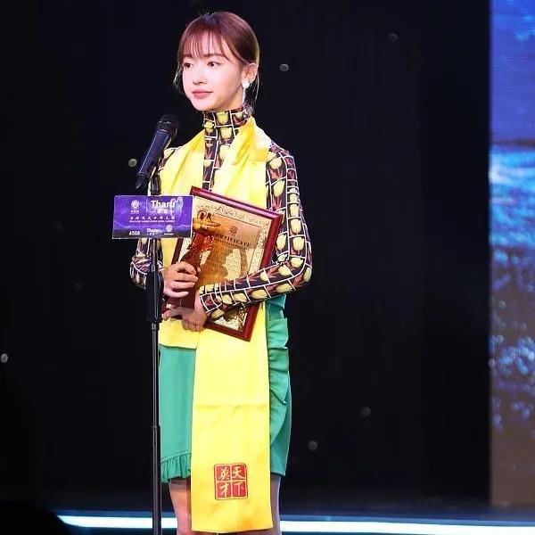 2013华鼎奖_华鼎奖刘诗诗_华鼎奖