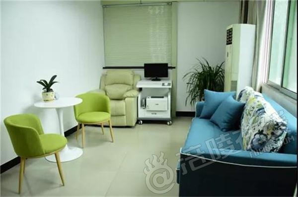 什么是分析性心理治疗? 巨婴心理+分析_分析心理学_心理健康知识与案例分析