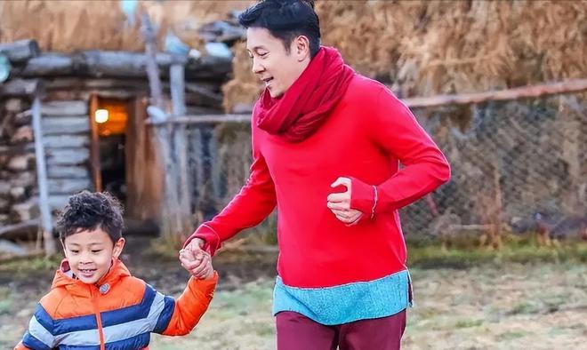 55岁蔡国庆官宣喜讯:这辈子最幸运的事,就是在路上捡到一个老婆 蔡国庆歌曲_蔡国庆老婆_蔡国庆