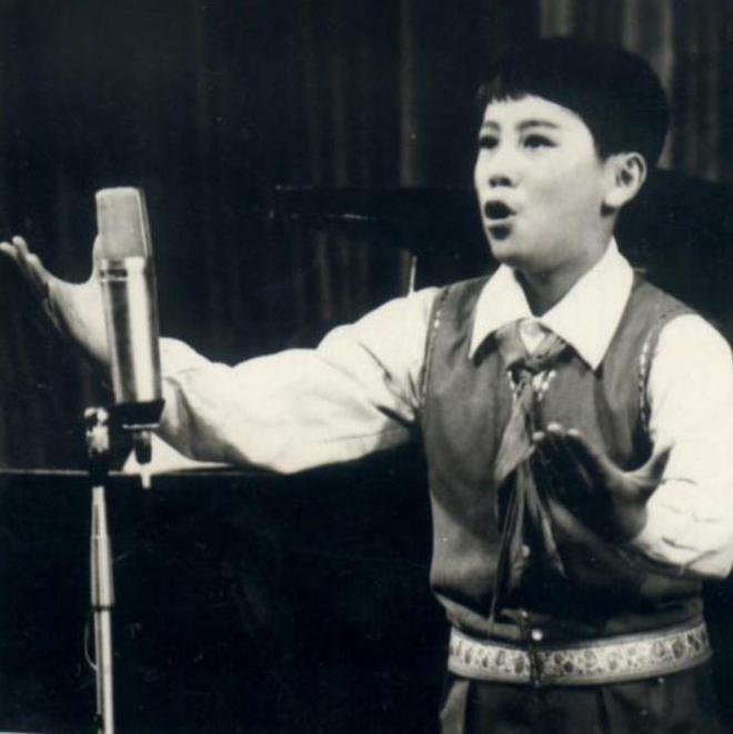 55岁蔡国庆官宣喜讯:这辈子最幸运的事,就是在路上捡到一个老婆 蔡国庆歌曲_蔡国庆老婆_蔡国庆