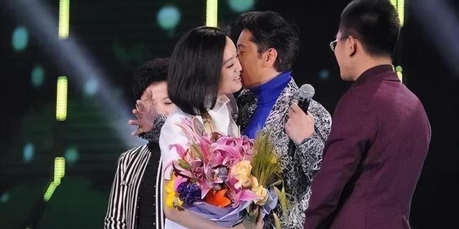 55岁蔡国庆官宣喜讯:这辈子最幸运的事,就是在路上捡到一个老婆 蔡国庆_蔡国庆老婆_蔡国庆歌曲