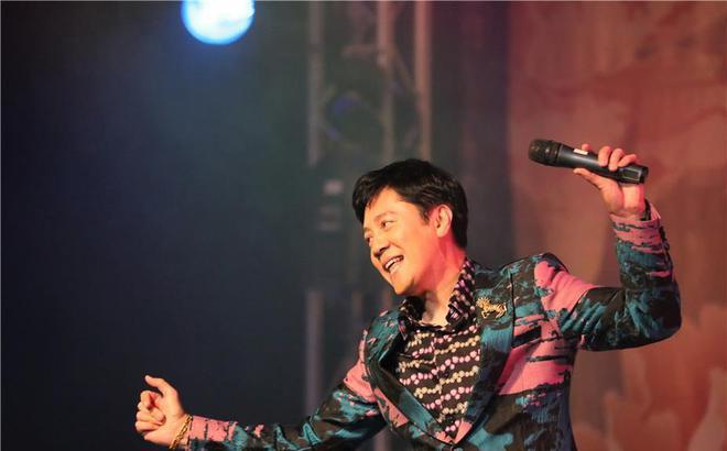 55岁蔡国庆官宣喜讯:这辈子最幸运的事,就是在路上捡到一个老婆 蔡国庆_蔡国庆歌曲_蔡国庆老婆