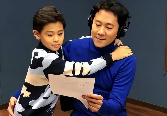 55岁蔡国庆官宣喜讯:这辈子最幸运的事,就是在路上捡到一个老婆 蔡国庆歌曲_蔡国庆_蔡国庆老婆