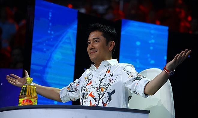 55岁蔡国庆官宣喜讯:这辈子最幸运的事,就是在路上捡到一个老婆 蔡国庆歌曲_蔡国庆老婆_蔡国庆