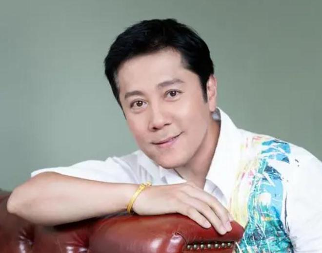 55岁蔡国庆官宣喜讯:这辈子最幸运的事,就是在路上捡到一个老婆 蔡国庆_蔡国庆老婆_蔡国庆歌曲