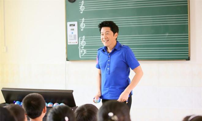 55岁蔡国庆官宣喜讯:这辈子最幸运的事,就是在路上捡到一个老婆 蔡国庆歌曲_蔡国庆_蔡国庆老婆