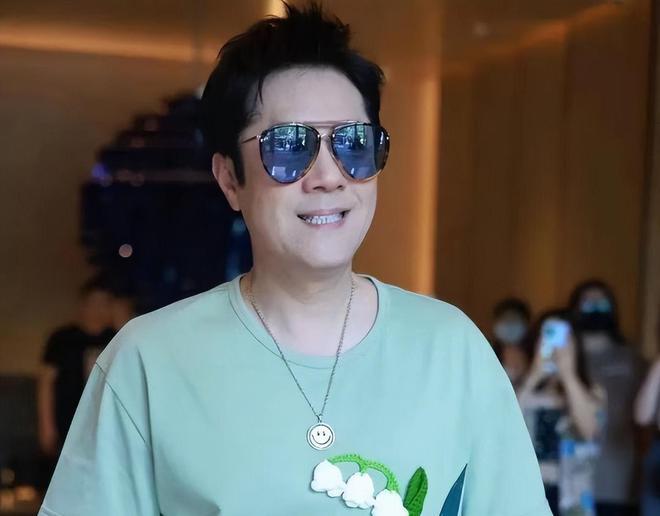 55岁蔡国庆官宣喜讯:这辈子最幸运的事,就是在路上捡到一个老婆 蔡国庆_蔡国庆老婆_蔡国庆歌曲