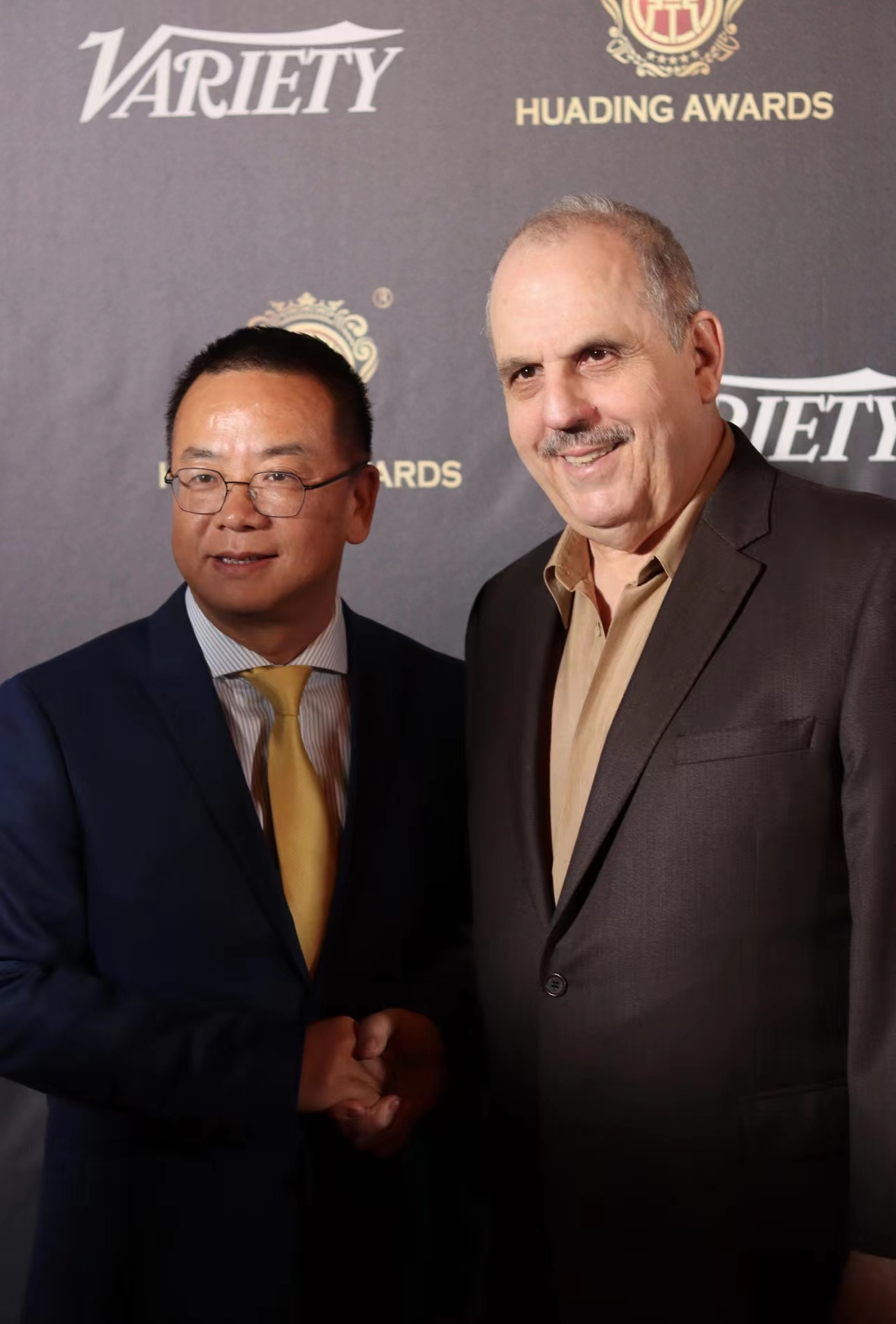 香港演员在华鼎奖大胜,古天乐、蔡卓妍分别获得华语影帝影后殊荣 华鼎奖2012电视剧奖贾乃亮_华鼎奖_第九届华鼎奖