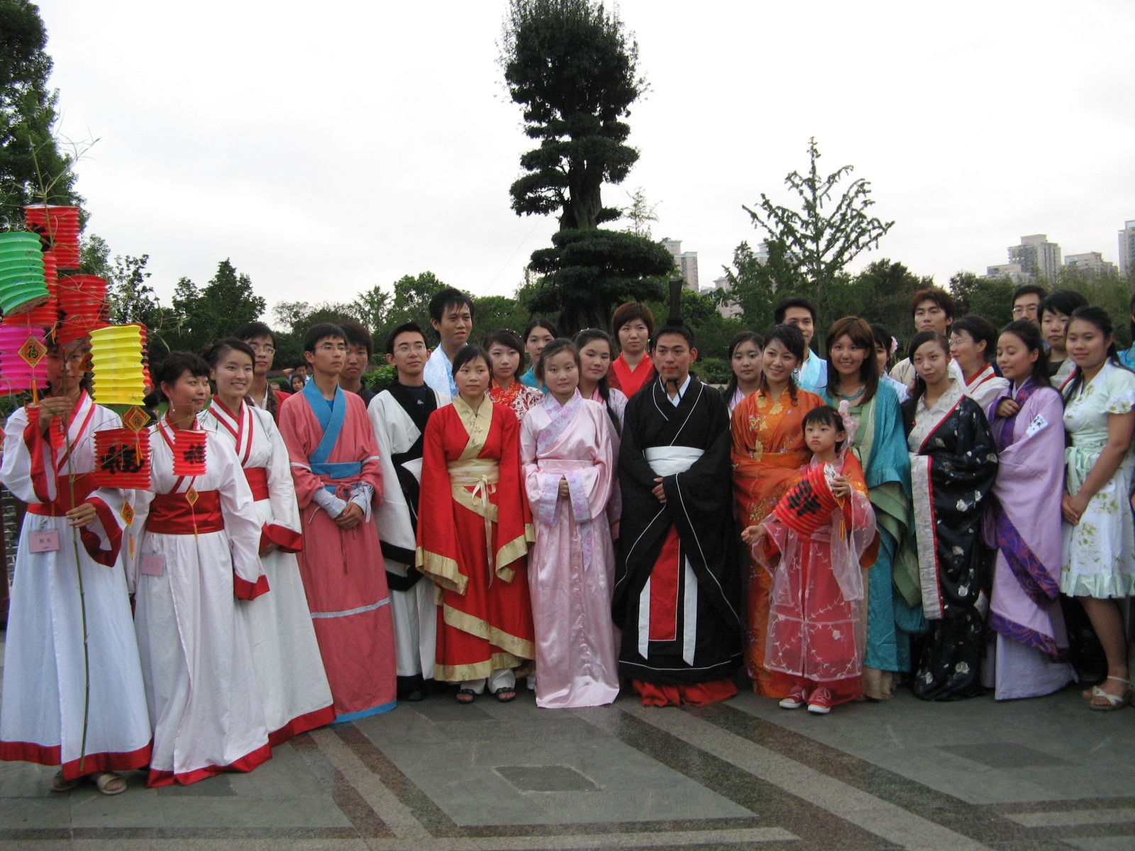 福州再现花朝节传统习俗 汉服“走红” 越夕花朝_花朝节_未到花朝一半春