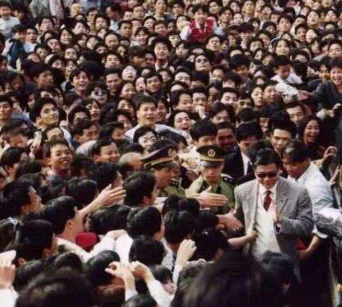 万梓良:忍不了恬妞与养母闹矛盾,余生不会辜负小16岁的妻子 万梓良现在状况_万梓良_万梓良老婆