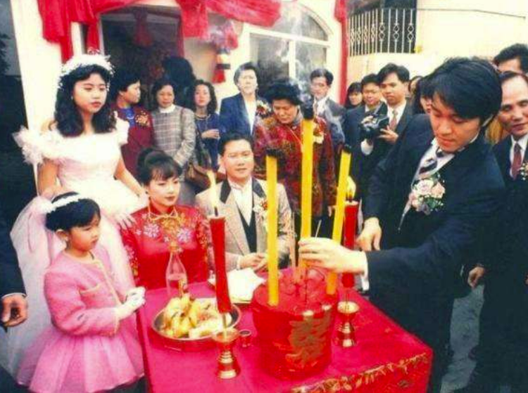 万梓良:忍不了恬妞与养母闹矛盾,余生不会辜负小16岁的妻子 万梓良_万梓良现在状况_万梓良老婆