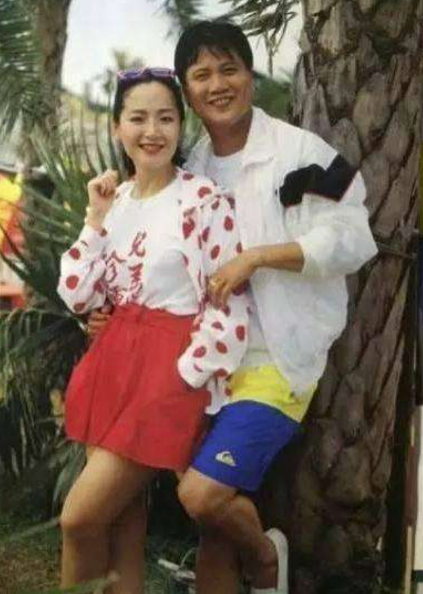 万梓良:忍不了恬妞与养母闹矛盾,余生不会辜负小16岁的妻子 万梓良老婆_万梓良现在状况_万梓良