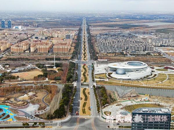 图说：南汇新城俯瞰。陈梦泽 摄