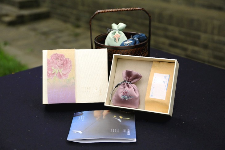 DNF:超级次元晶体来了!巴卡尔4大神秘道具,万众期待锁词条 金色大晶体在哪生产_金色小晶体_金色结晶