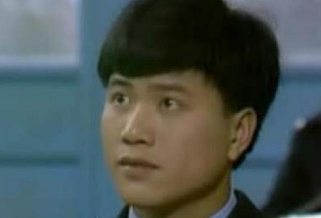 万梓良,对前妻掏心掏肺,45岁娶粉丝当爸爸,把普通妻子当成宝 万梓良老婆_万梓良巨人_万梓良