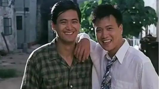 万梓良,对前妻掏心掏肺,45岁娶粉丝当爸爸,把普通妻子当成宝 万梓良_万梓良老婆_万梓良巨人