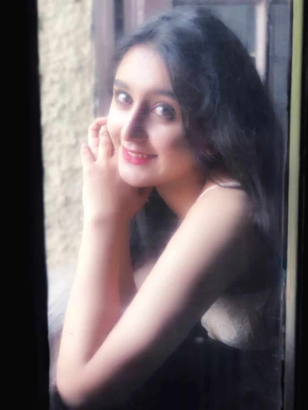 维族姑娘努尔菲娅:远不止美丽 歌曲维族姑娘_维族姑娘简谱_维族姑娘