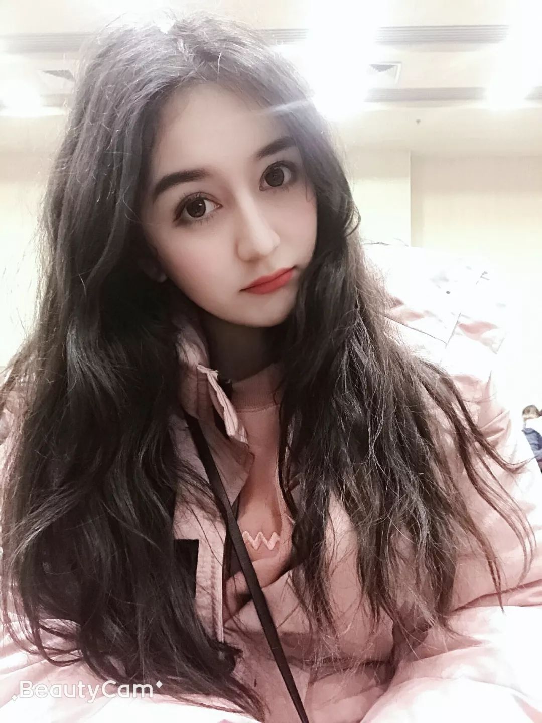 维族姑娘努尔菲娅:远不止美丽 维族姑娘简谱_歌曲维族姑娘_维族姑娘