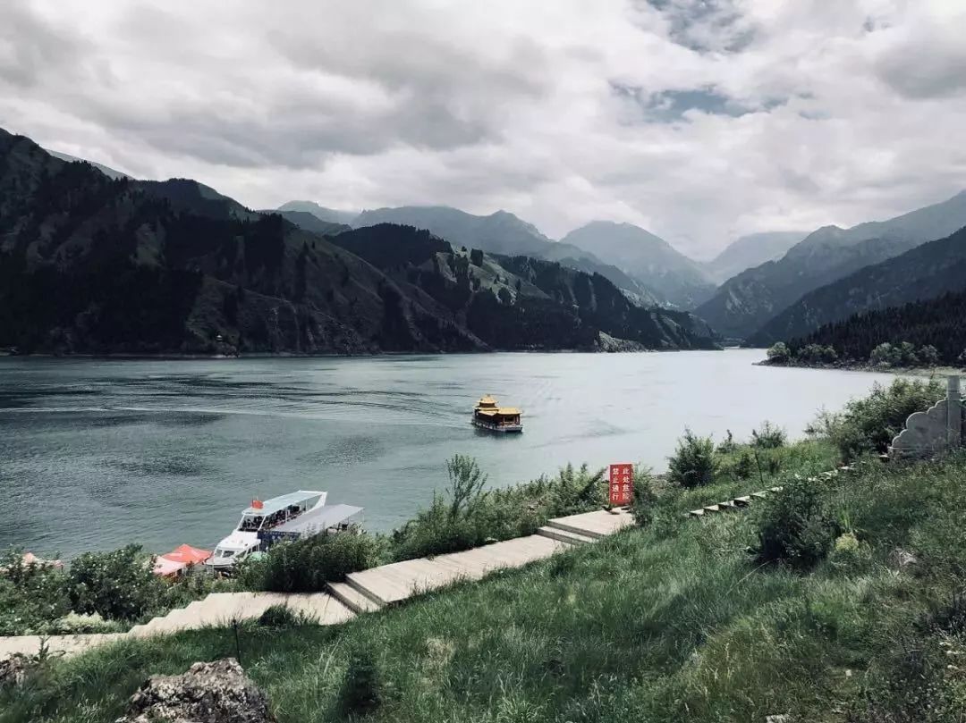 维族姑娘努尔菲娅:远不止美丽 歌曲维族姑娘_维族姑娘简谱_维族姑娘