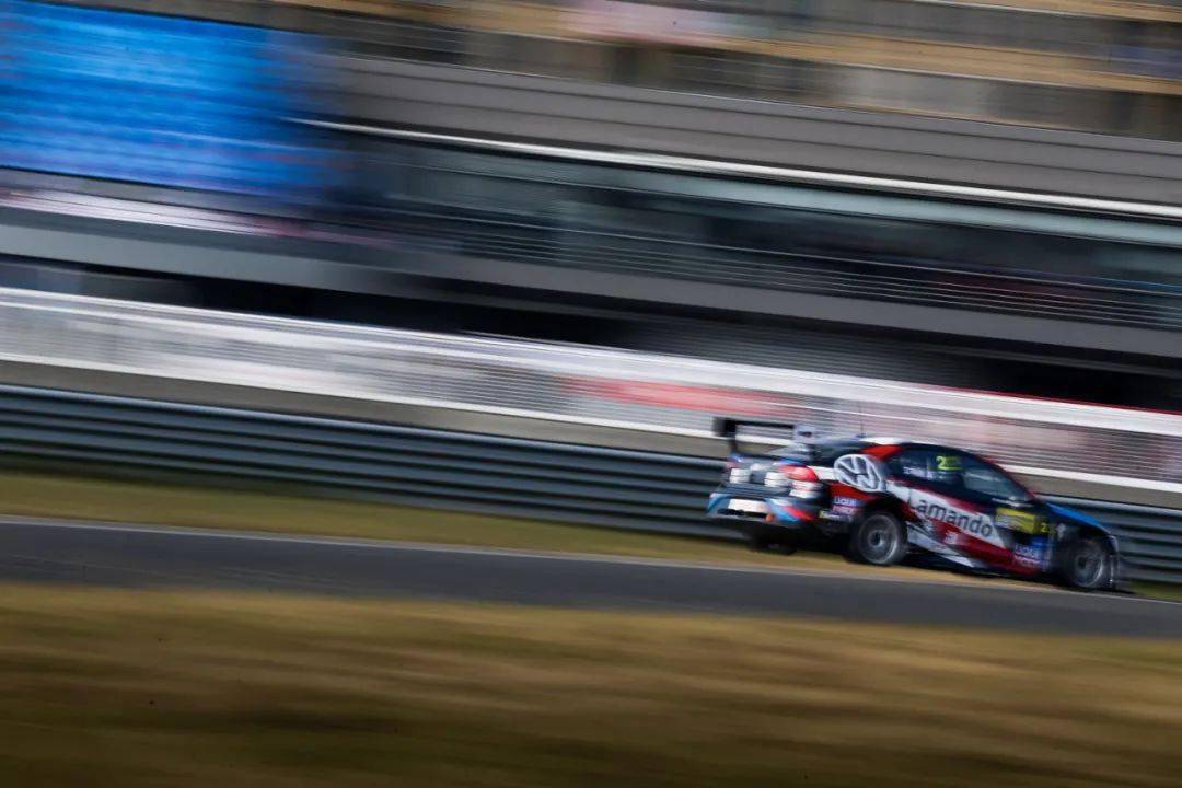 直线超车和变道超车_乔四超车视频_超车