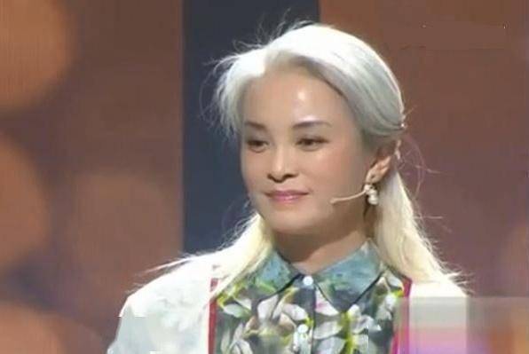 58岁老太太再婚遇真爱,一出场全场沸腾,涂磊直呼太漂亮了 白发演员表介绍全部_白发的演员_白发演员表全部