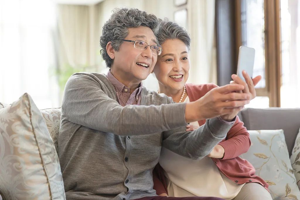 老人越“社牛”,越长寿?6类让你长寿的社交活动快来看 吃素长寿还是吃肉长寿_长寿_145长寿老人长寿的秘诀