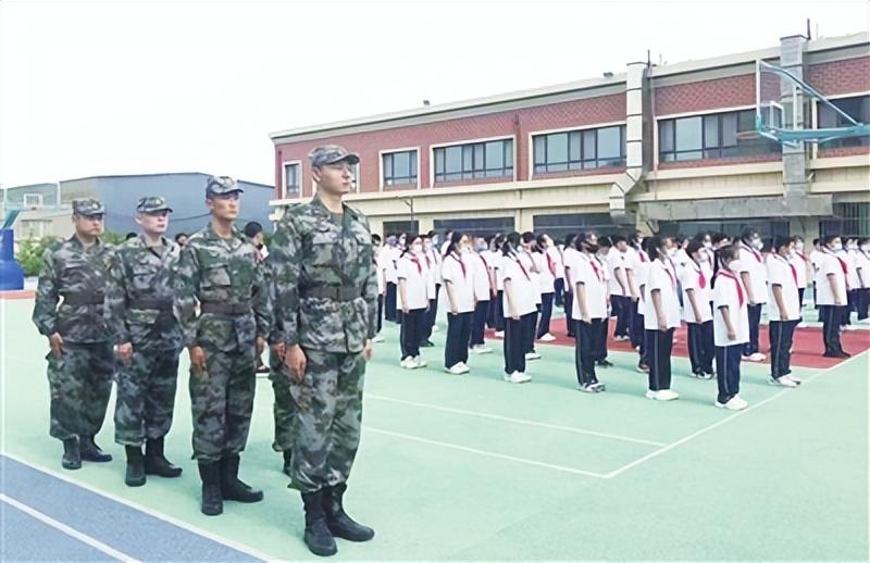 站军姿、齐步走……一起听听青岛多所学校师生们的军训故事