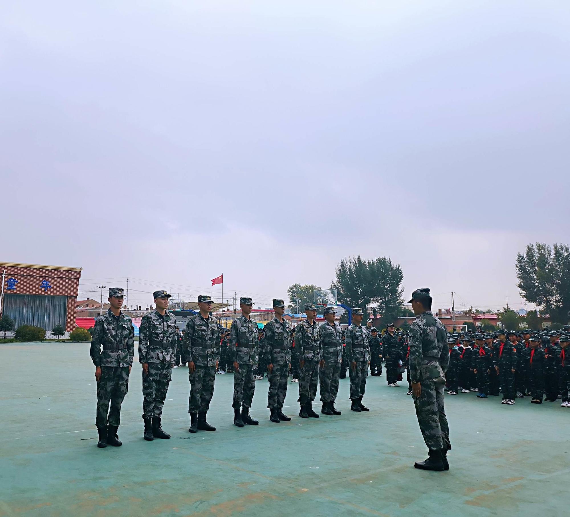 站军姿、齐步走……一起听听青岛多所学校师生们的军训故事 军训第四天军训感言_军训_军训夏令营